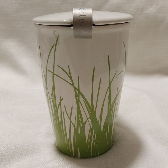 Tea Forte Green and White Grass Design Ceramic Tea Mug with Infuser - Picture 4 of 7